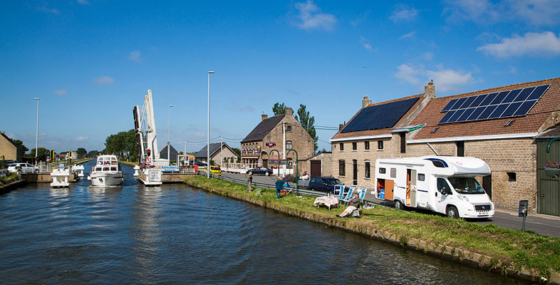 新型照明黑科技！OLED可嵌入打印材料